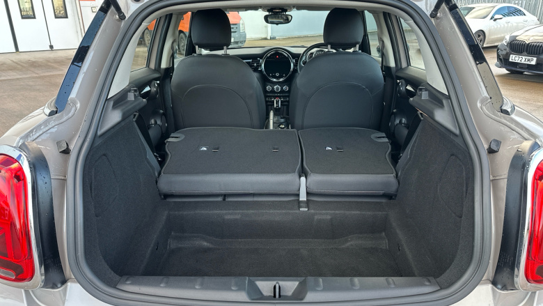 MINI Hatchback 1.5 Cooper Classic 5dr Auto Petrol Hatchback